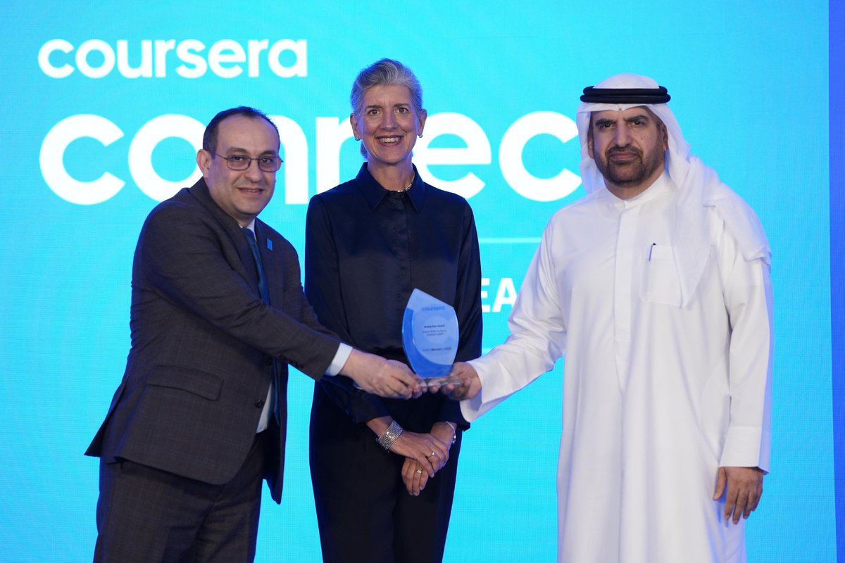 knowledge4All1's tweet photo. #Knowledge shouldn’t stop at borders. 🌍

Through our partnership w/ @coursera 🤝, the @UNDPArabStates-@MBRF_Knowledge #KnowledgeProject is helping people across the Arab States gain future‑ready skills &amp; turn their ambitions into real opportunities. 📚👇https://t.co/s0cZ056uNF https://t.co/fQnp8KzJgq