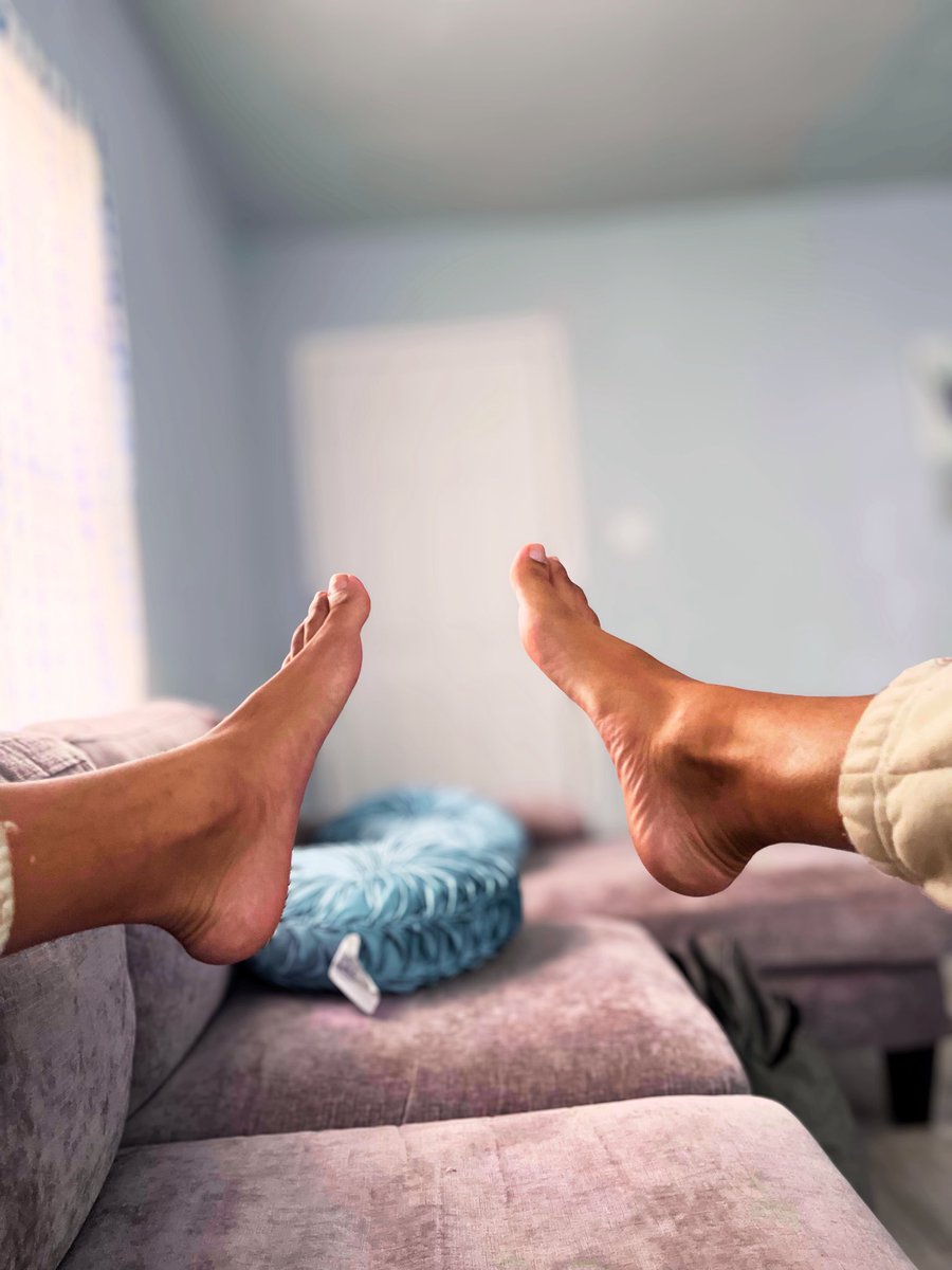 txlightbright's tweet image. Goodnight 👣🌙

#feetworshi̇p #bisexual #twitter #feet #soles #gay