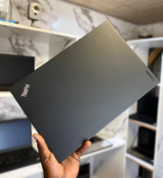 dizzy10_'s tweet image. LENOVO THINKPAD T470s 

🀄️Intel®️Core i5 Processor 6th Gen 
🀄️@2.60Ghz ~3.50Ghz Max Speed 
🀄️256 Ssd 
🀄️8 Gig Ram ddr4 
🀄️Intel HD Graphics 4GB 
🀄️180• Rotatable 
🀄️Fingerprint
🀄️Charger 🔌 

Ghc: 3k 
☎️0241636577