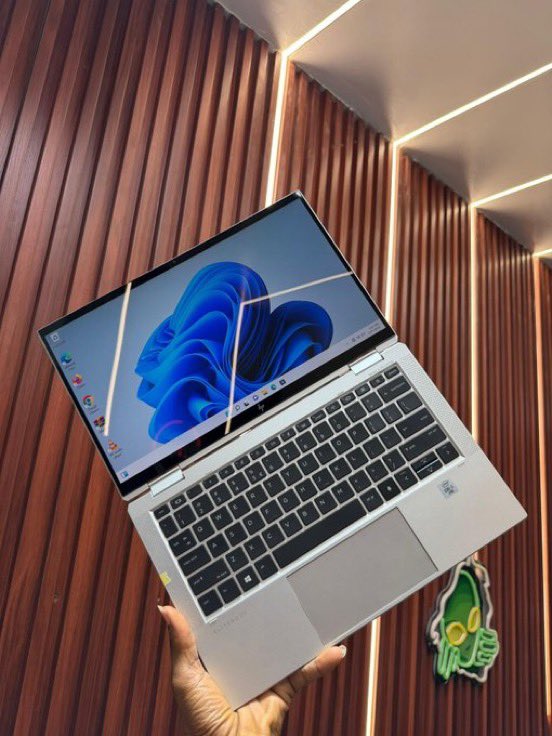 dizzy10_'s tweet image. *HP ELITEBOOK 1030 G7*
Intel®️ core i5 10th gen vpro max turbo frequency 
•13”3 inch
•Memory speed : 2400mhz
•16 GB DDR4 Ram
•256 GB SSD
•Graphics:  intel UHD 620(8GB)
•USB Type C
•FHD display
•Keyboard💡
• Face ID
•Touch 
•x360
•Charger🔌
 
Ghc: 5.5k
☎️0241636577