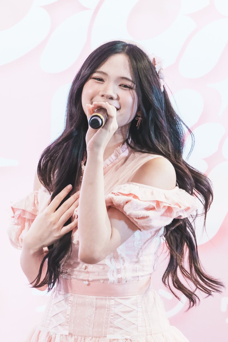 SkipWorkfor48TH's tweet image. ***  ลงรูปที่ดองไว้ครับ ***
BNK48 @ Central Mahachai [2025-06-14] (MEAN Part)

เป็น rs ที่แสงมืดที่สุดที่เคยไป
แต่มองทะลุความมืดว่าน้องมีนน่ารักเกินจะปล่อยผ่านจนไม่ทำรูปได้

อัลบั้ม
tinyurl.com/yt68ypdk

#BNK48
#MeanBNK48