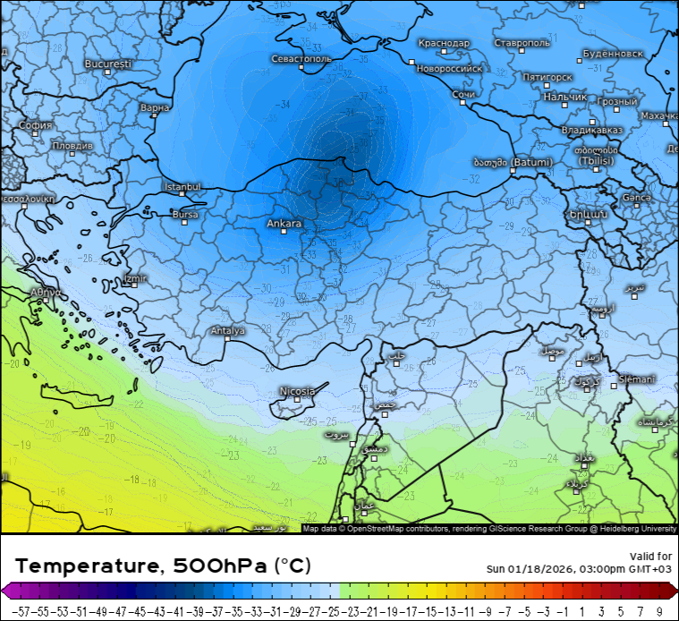 Bu sabaha ait 5 farklı model çalıştırmasına göre 500 hPa soğuğu Orta Karadeniz'den iniyor. İstanbul için 850 hPa soğuması zayıf görünse de Pazar akşam ile Pazartesi sabah arası DEK şartları çok iyi. İyi kar içinse en önemli nokta rüzgarın yer seviyesinde batı bileşenli esmesi.