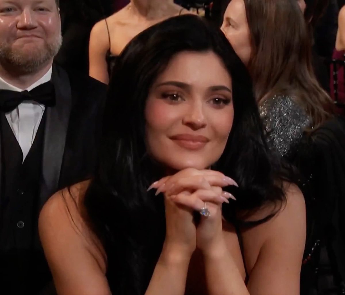 PISCESPRADA's tweet image. me watching all my prayers become reality: