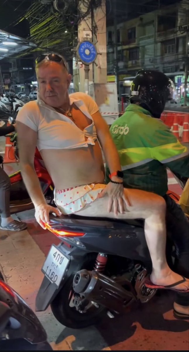 Lorkon3's tweet photo. @JeremyClarkson What have you been up to lately?? https://t.co/zOwAmkWHIh
