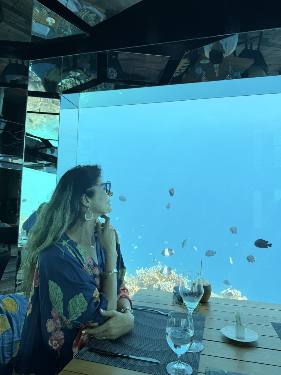 iampoojabatra's tweet image. The most exquisite dining experience in #Maldives in an underwater rest @Anantara_Hotels #Kihavah on a natural #coral #housereef 🐠 It was like eating while u are #snorkeling 🤿 The food was paired with caviar for every dish even the dessert. A must try for food connoisseurs.