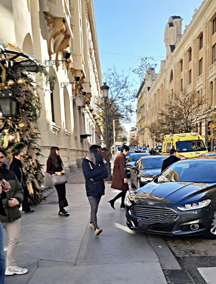 Vocación de diálogo, la cantinela de <a href="/SaizElma/">Elma Saiz</a> llega a la portavocía.
Ni escucha, ni diálogo o al menos no con abogados y procuradores mutualistas 
Casi tres años pidiendo q nos reciba, ella prefiere huir 
#Pasarela1x1AlRetaParaTodos 
<a href="/MovimientoJ2/">@Movimiento#J2</a>