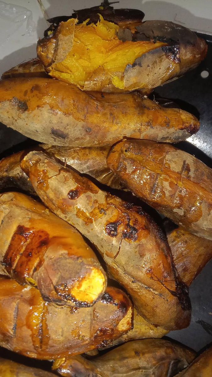 Emma_cantik7's tweet image. Ubi Cilembu just hits every time 😭🙌🏻 naturally sweet and good for you