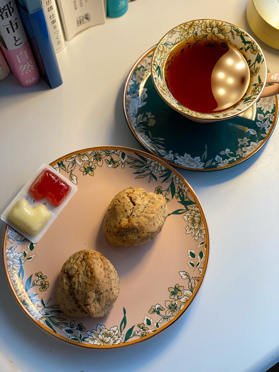 濃厚ミルクティースコーンとアールグレイ☕️