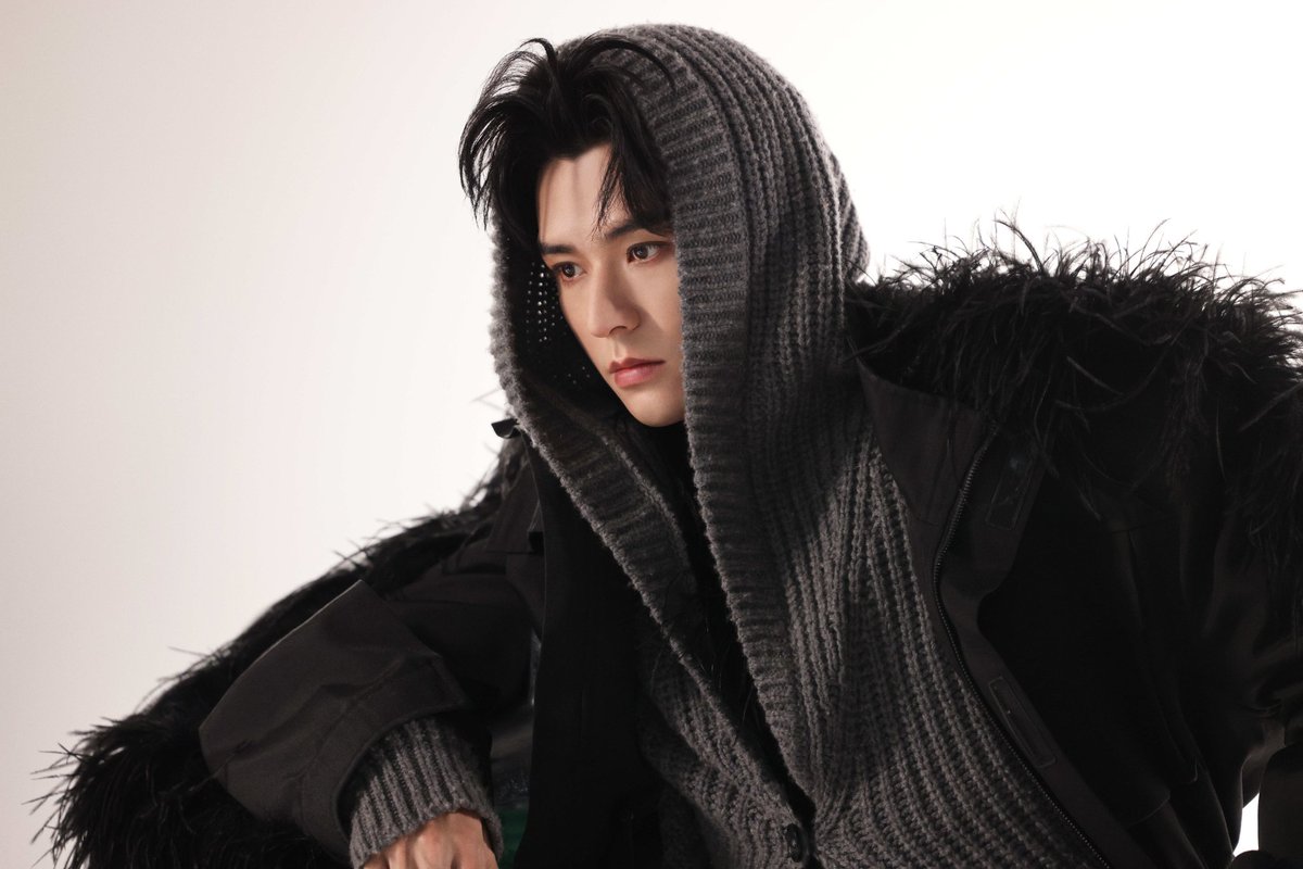 ThitsarExiuo99's tweet photo. Those pretty eyes 
#GongJun https://t.co/F3HxiUSAYW