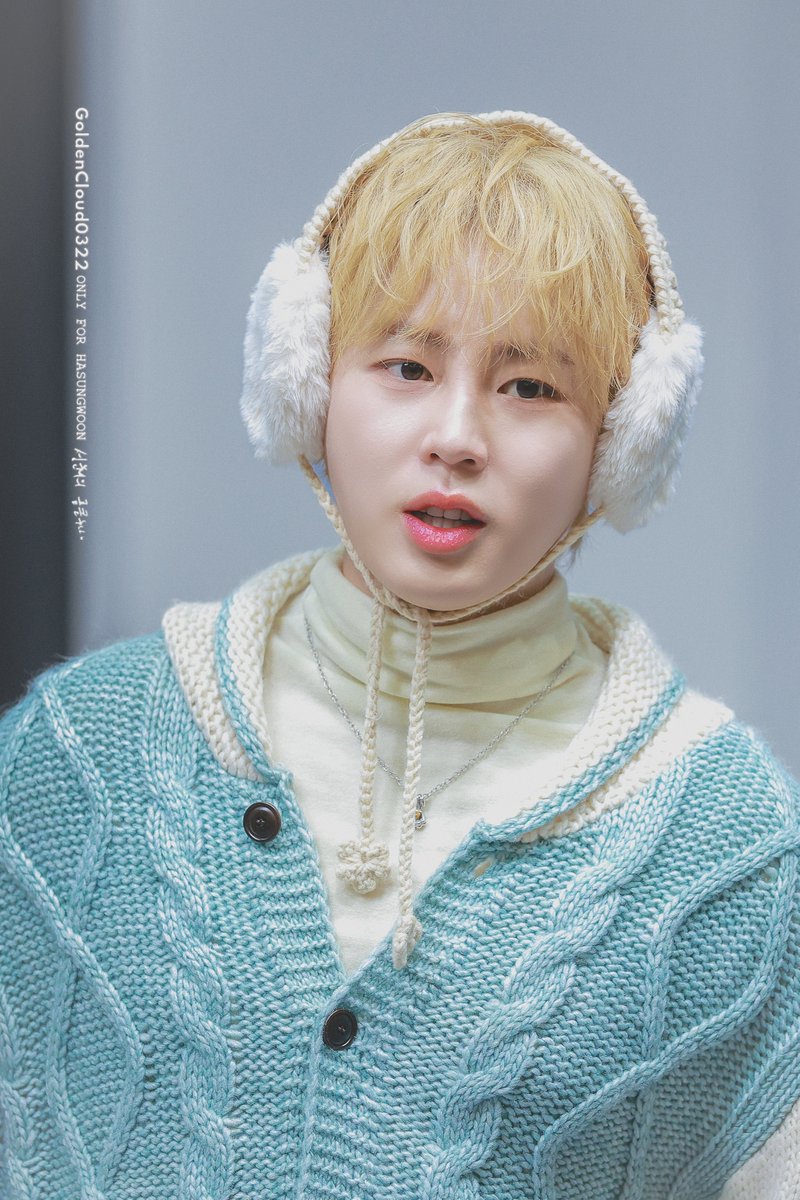 GoldenCloud0322's tweet image. 260111     
하성운 시그 팬싸       

실수로 지워져서 재업 😅

#하성운 #HASUNGWOON #Tell_The_World