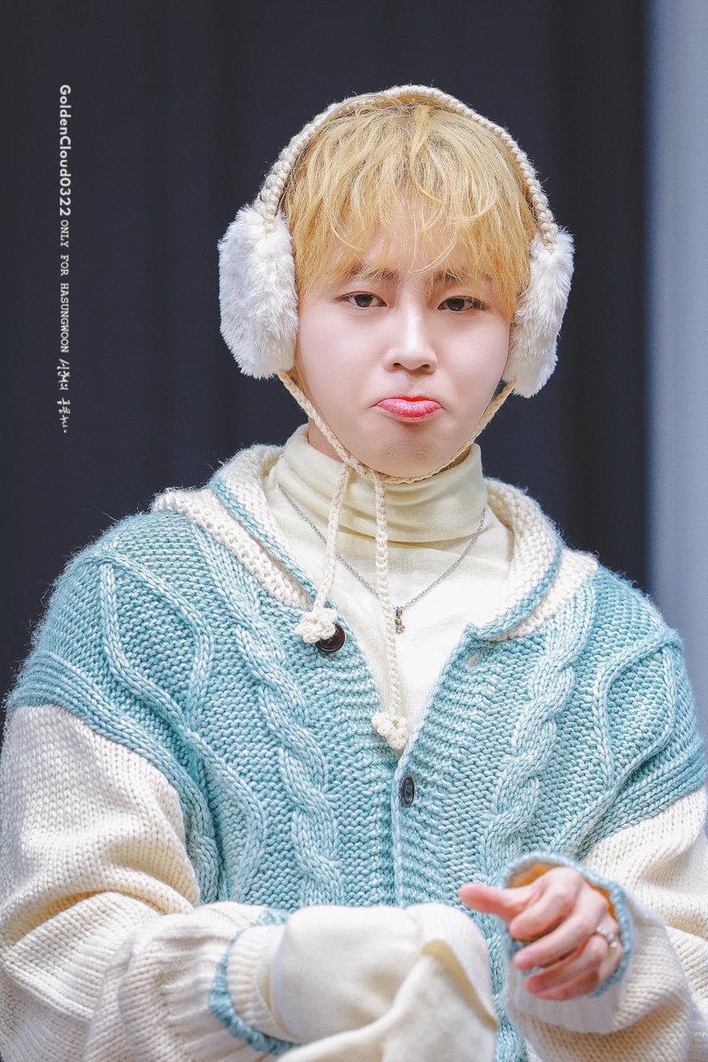 GoldenCloud0322's tweet image. 260111     
하성운 시그 팬싸       

실수로 지워져서 재업 😅

#하성운 #HASUNGWOON #Tell_The_World