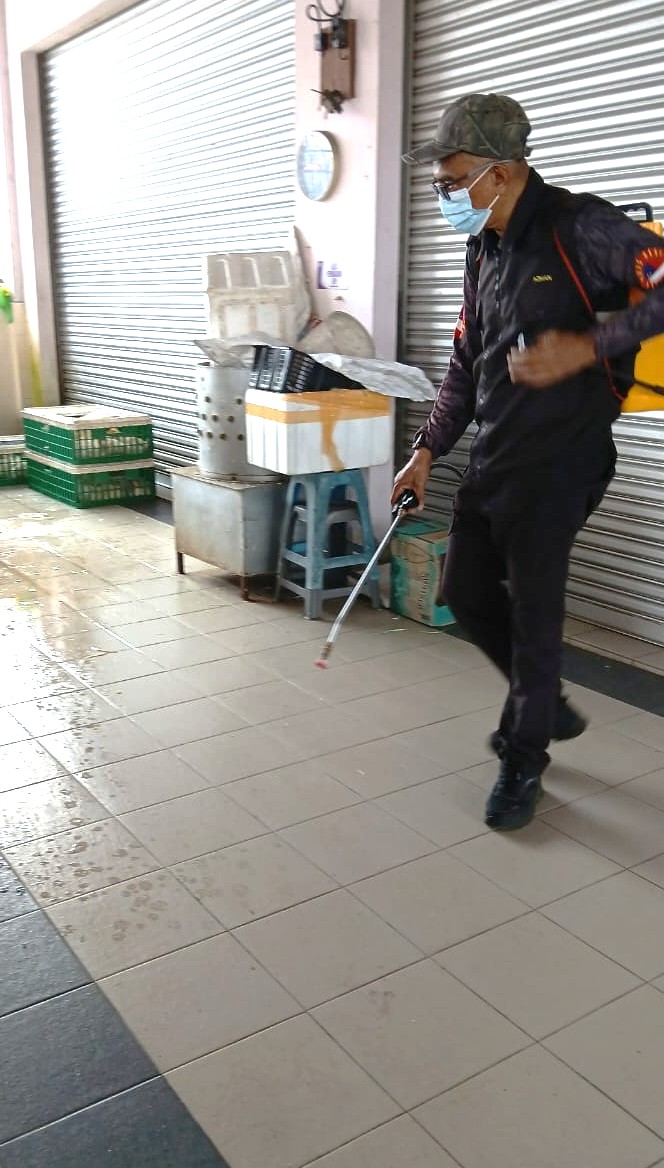 Jabatan Landskap Dan Perkhidmatan Bandar MPJ melaksanakan sanitasi dan kawalan tikus bagi memastikan kawasan medan selera, pasar, terminal bas dan teksi sentiasa bersih, selamat dan selesa untuk semua pengguna.

𝗠𝗮𝗻𝗮 𝗟𝗮𝗴𝗶? 𝗠𝗲𝗹𝗮𝗸𝗮 𝗟𝗲𝗿...

#MPJPrihatinDiHatiku