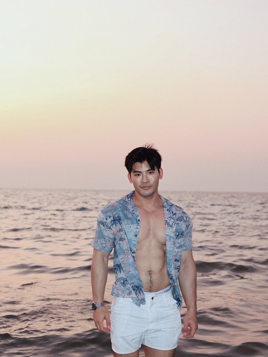 Third วันนี้ เราพิเศษสุดใจ ทักได้เลย lin.ee/2aeHuen