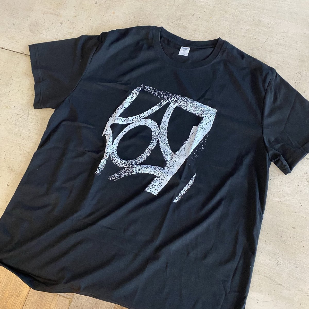 花ブロックのプリントTシャツ作ってみたんだけどなんかこれでよかったんだろうか。