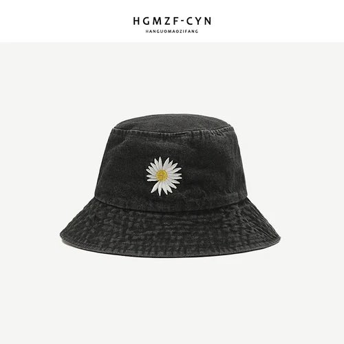 ChalePurpleThis's tweet photo. Bucket Hats available 
60 cedis 
Dm to purchase https://t.co/wwcfjRlOeJ