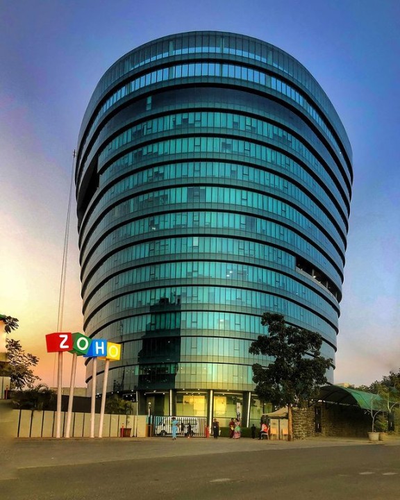 Kumbakonam_dist's tweet photo. Big announcement 📢

Zoho is planning a massive IT office in Tamil Nadu, spanning 200 acres near Kumbakonam, with a capacity for 10,000 employees.

This project will boost the local economy and create opportunities for people in Mayiladuthurai, Ariyalur, Thiruvarur and Kumbakonam regions. 

Zoho's rural expansion strategy aims to empower local communities and distribute growth across Tier II and III towns, as seen in their existing hubs in Tiruppur, Trichy, Tirunelveli, and Madurai.