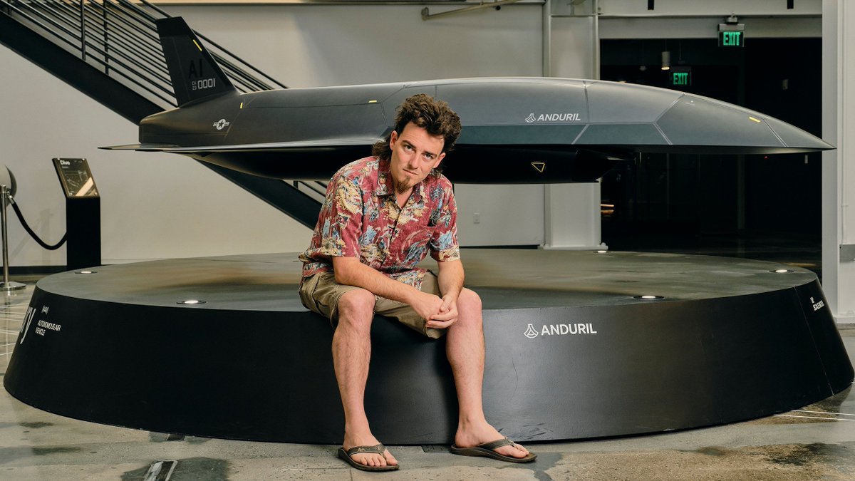 jaynitx's tweet image. &amp;gt;be Palmer Luckey
&amp;gt;born 1992, Long Beach, California
&amp;gt;homeschooled by mom, dad's a car salesman
&amp;gt;build railguns, Tesla coils, lasers in the garage as a teenager
&amp;gt;electrocute yourself, burn a gray spot into your own vision cleaning a laser
&amp;gt;no regrets
&amp;gt;start college courses at 14…