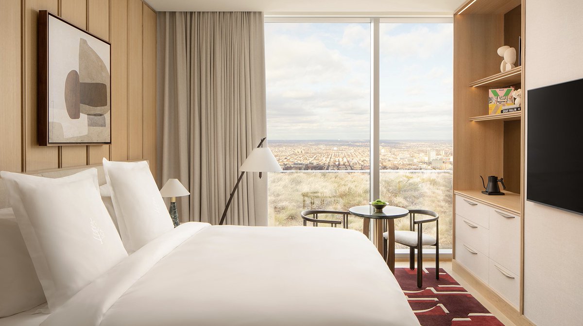cppluxury's tweet image. Four Seasons Hotel Philadelphia at Comcast Center opens Sky Garden, a new residential style floor

lnkd.in/dHEhxsib (full article)

#FourSeasons #FourSeasonsPhiladelphia #FSPhiladelphia #ComcastCenter #SkyGarden #floor #luxuryhotels #luxurysuites #CPPLuxury @FourSeasons