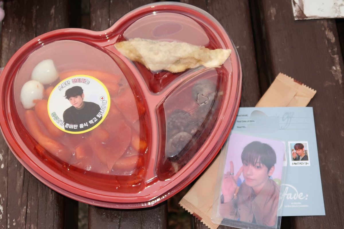 EHOFDi's tweet image. 오빠 보정 안해도 잘생겻어요.. 아랑합니다