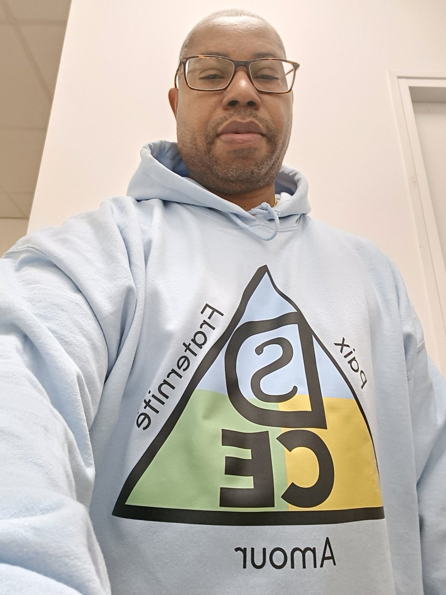 Men li, men li. Votre ami, votre frère : Schiller Christian Emmanuel, l'incomparable, l'inoubliable ! I like you fans and friends 🫶🏼🙏🏼🫶🏼🙏🏼