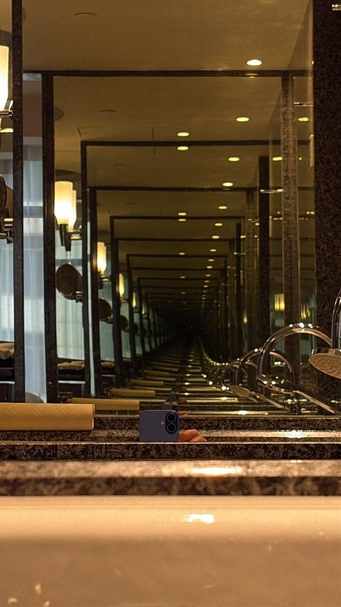 hellomy2024's tweet image. 这个视角的无限空间好有情欲🙋