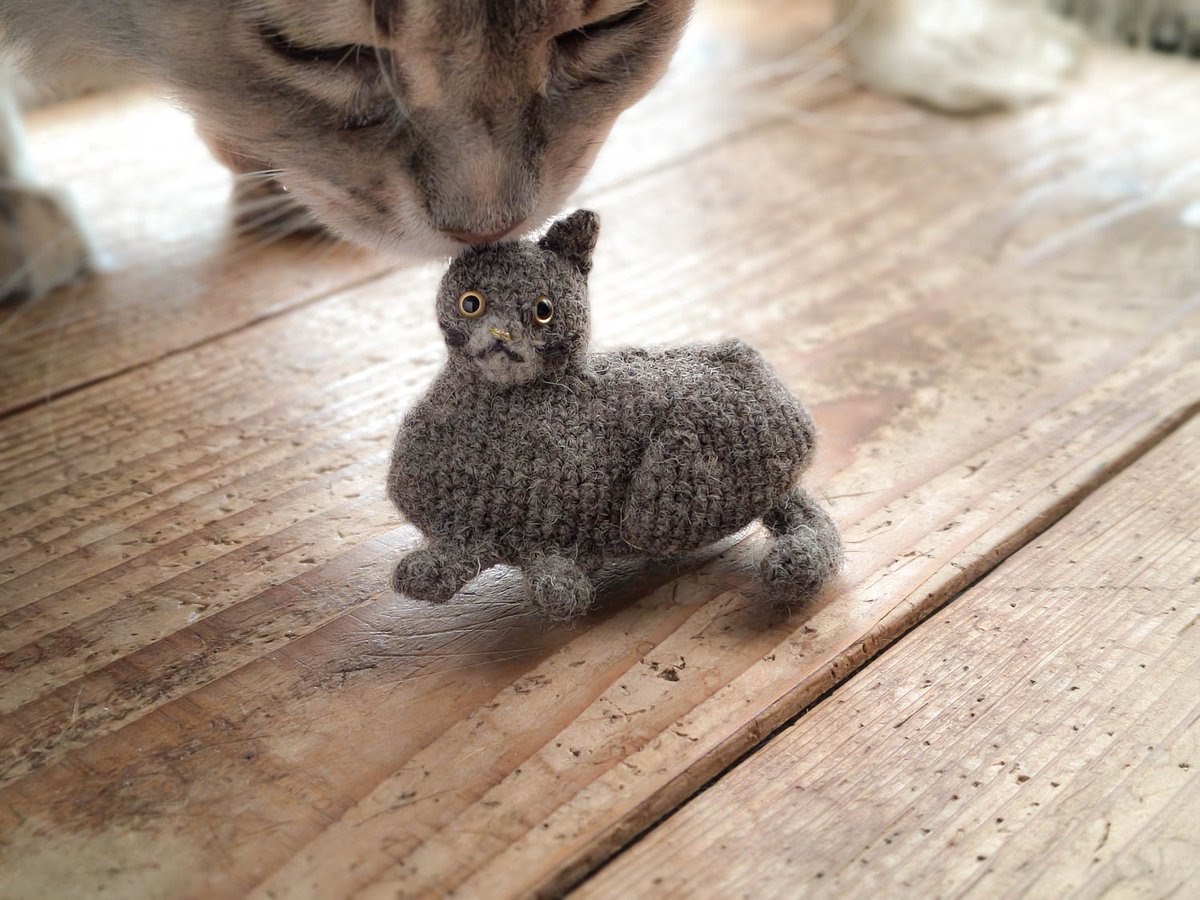 Tralala_Lab's tweet image. 最近は、小さな猫のあみぐるみを試作したりしていました

もう少しバランスを整えて、今年の"ねこの日"にオーダー出来たらなと思っています

あっ！🐈🐈🐈