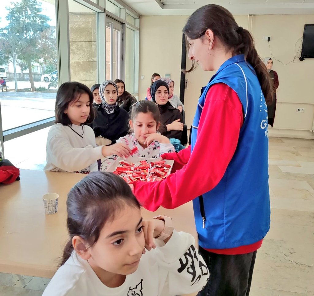 Bu mübârek gecenin ülkemiz, milletimiz ve tüm insanlık için huzur, afiyet ve esenlik vesilesi olmasını dileriz. 

Miraç kandilimiz mübârek, dualarımız kabul olsun. 🤲

#MiraçKandili

<a href="/OA_BAK/">Dr. Osman Aşkın Bak</a>
<a href="/gencliksporbak/">Gençlik ve Spor Bakanlığı 🇹🇷</a>