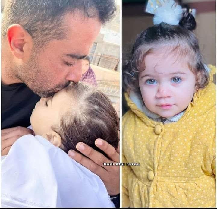 یہ باپ اپنی پیاری بیٹی کا آخری بوسہ لے رہا ہے جسے بھوک اور سردی نے مار ڈالا۔
 ہماری خاموشی اخلاقی دیوالیہ ہے۔💔