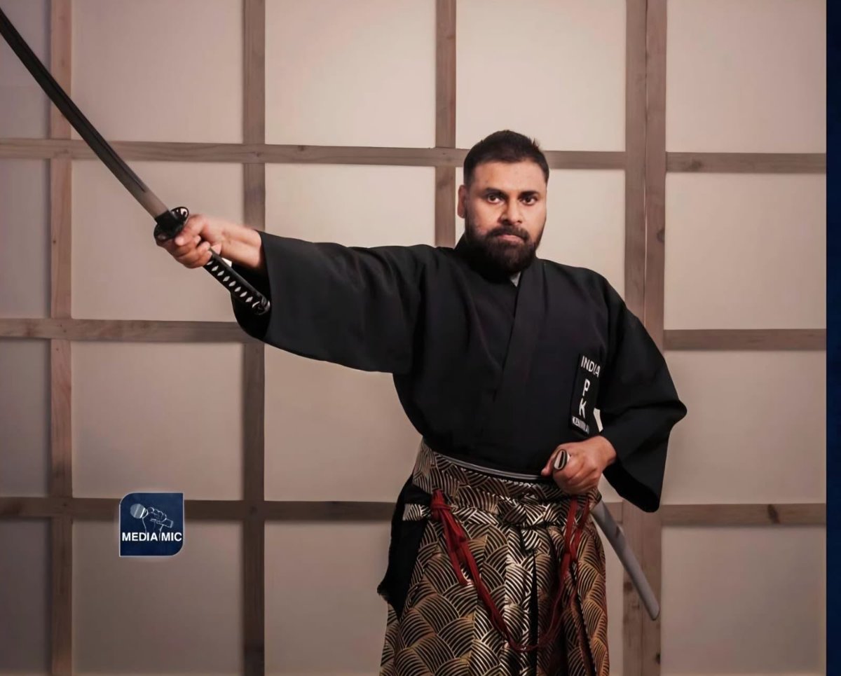 VidyutJammwal's tweet image. Master @PawanKalyan, 
 I salute you on your ascension to grandmaster! Your legendary skills have been rightfully recognized further. May your journey continue to inspire  others to embrace the discipline and warrior spirit.”

Master
Vidyut Jammwal
#kalaripayattu