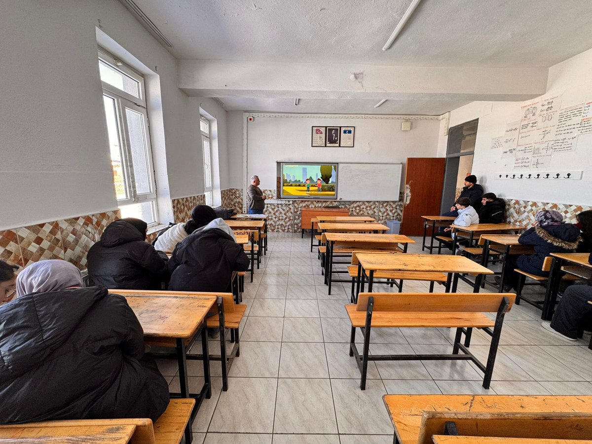 akkisecpl's tweet photo. İlçe Sağlık Müdürlüğünden gelen ekip tarafından Verem ile ilgili eğitim gerçekleştirildi. https://t.co/IdRXuvfs06