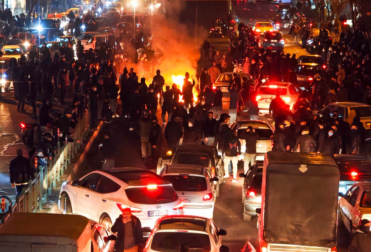 MarioNawfal's tweet photo. 🚨 🇮🇷 IRAN’S PROTESTS AREN’T “COOLING OFF,” THEY’RE BEING CRUSHED

The streets are quieter now… but it’s not because people suddenly gave up.

It’s because the regime rolled out the full playbook: internet blackouts, mass arrests, and enough security forces to make people think twice about even stepping outside.

However, people are still angry, they’re just being forced into silence due to fear of violence.

Source: Al Jazeera