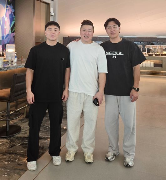 34번 되찾은 최형우, 전병우 위한 선물은 ‘고급 시계도 명품 가방도’ 아니었다 [오!쎈 인천공항] (출처 : 네이버 스포츠) naver.me/FINQmQyP