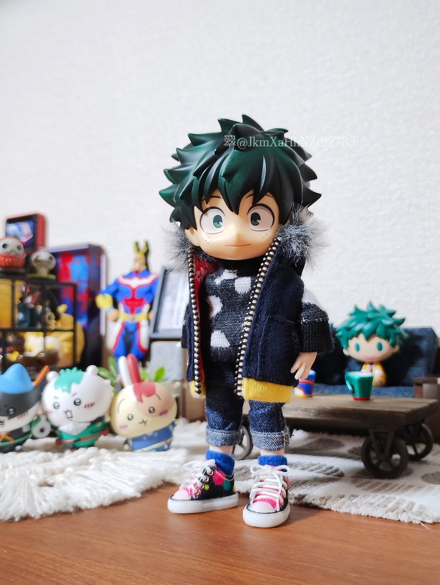 <a href="/shino_clo/">シノクローゼット🐧</a> 様 のスニーカーをお迎えしました✨

勝手なﾙｰﾙで お迎えpost前は
履かせるのは我慢しているので
早く撮影したいって思っていたのに
4足もためてしまいました…😔

でっくんにも協力してもらってお着替え&amp;履きかえてもらいました！

本人は『新しいお靴 4足も！』
と大喜びでした😊💚