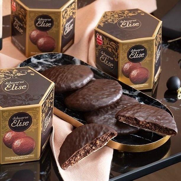 dericogut's tweet image. ㅤ
ㅤ
Inside this bag are some souvenirs and sweet treats for you. Just a few mementos from our trip that we wanted to share with you. We hope you like them! 

With love,
Derico &amp;amp; Kalingga.
ㅤ
ㅤ