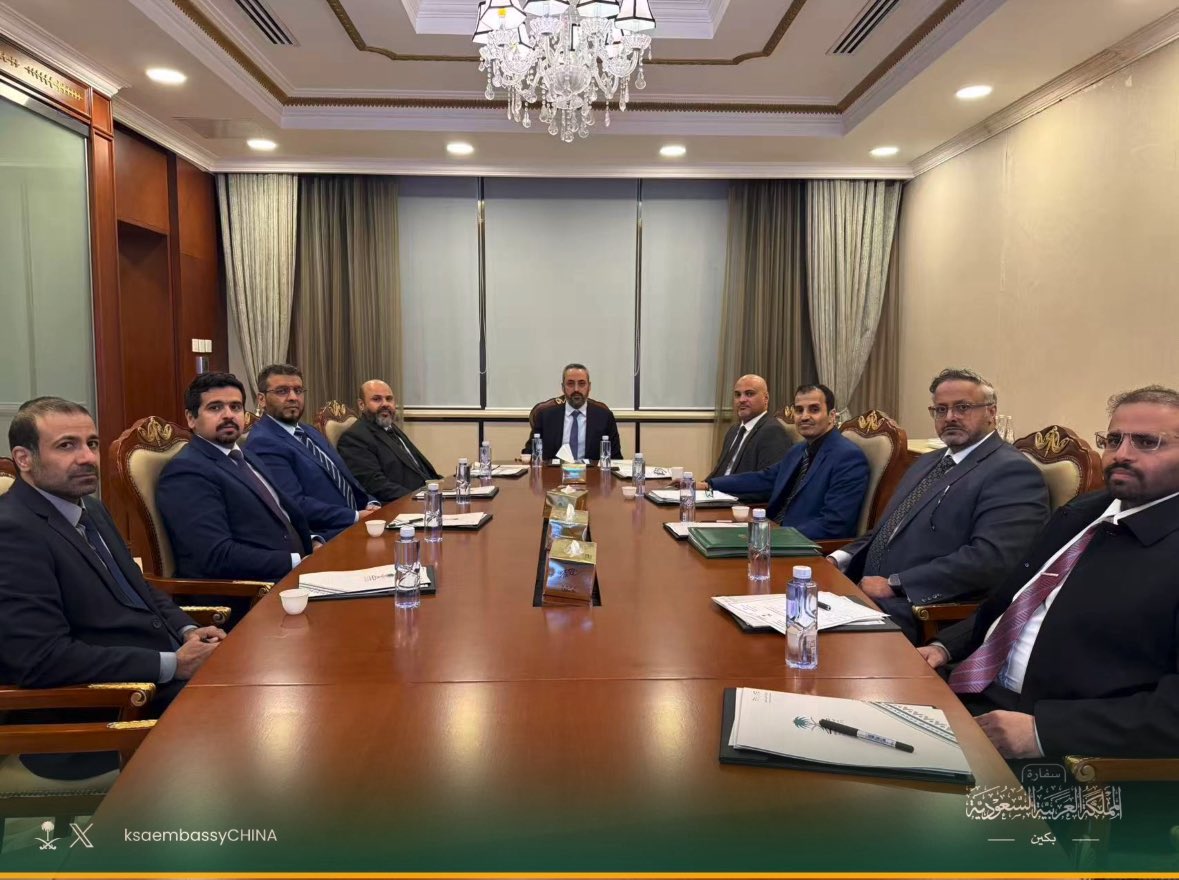 ksaembassyCHINA's tweet photo. برئاسة معالي سفير #خادم_الحرمين_الشريفين لدى  جمهورية الصين الشعبية رئيس مجلس إدارة المدارس السعودية في بكين أ.عبدالرحمن الحربي، عقدالاجتماع الثاني لمجلس إدارة المدارس لعام ١٤٤٧هـ بحضور أعضاء المجلس،تم خلاله استعراض سير أعمال المدارس ومناقشة الخطة التشغيلية لها خلال العام الدراسي https://t.co/1lOIG7VkgC
