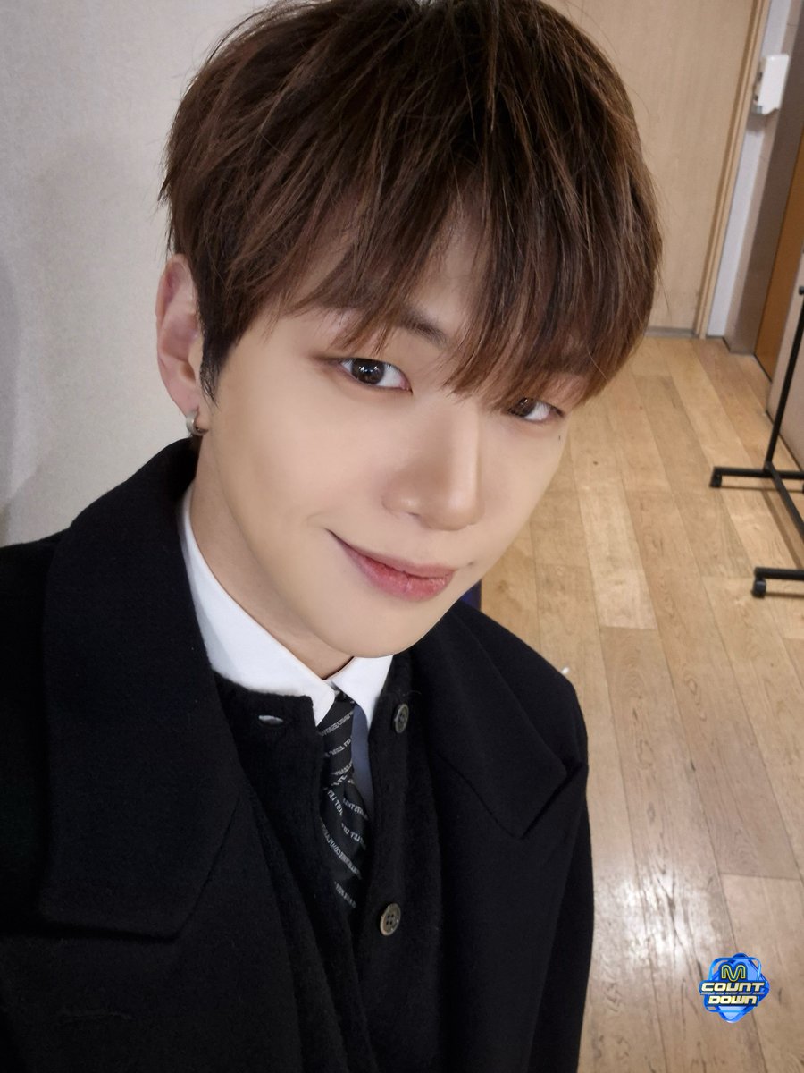 MnetMcountdown's tweet image. 아름다운 강다니엘 사진을 볼 수 있다는 건 상위 1%의 삶
기분이 안 좋을 땐 우리 강다니엘을 보자
삶을 살아갈 수 있는 이유가 생김

오늘도 멋짐이 일을 너무 잘함
멋짐아 칭찬해요 💗

#강다니엘
#엠카운트다운 #MCOUNTDOWN