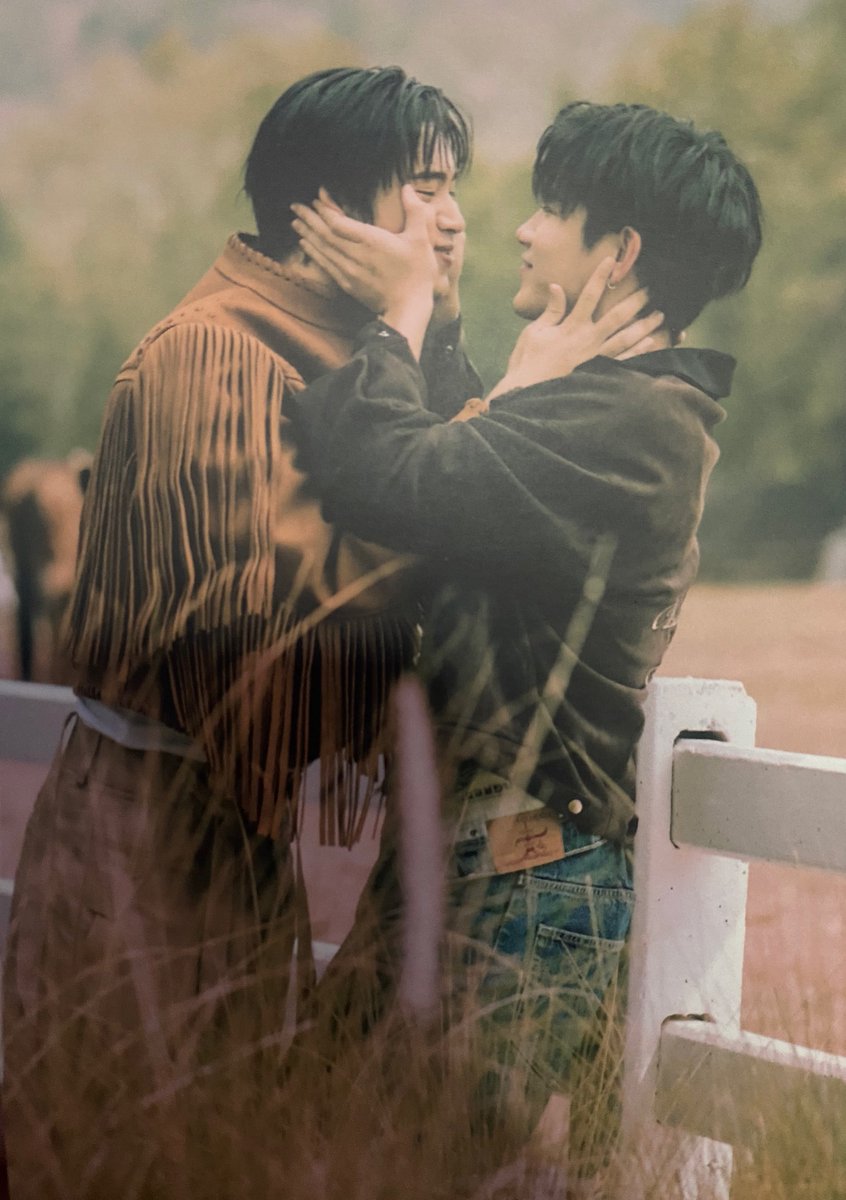ชอบรูปนี้ในฟตบมากๆ โคตรจะน่ารัก 🥰❤️💙