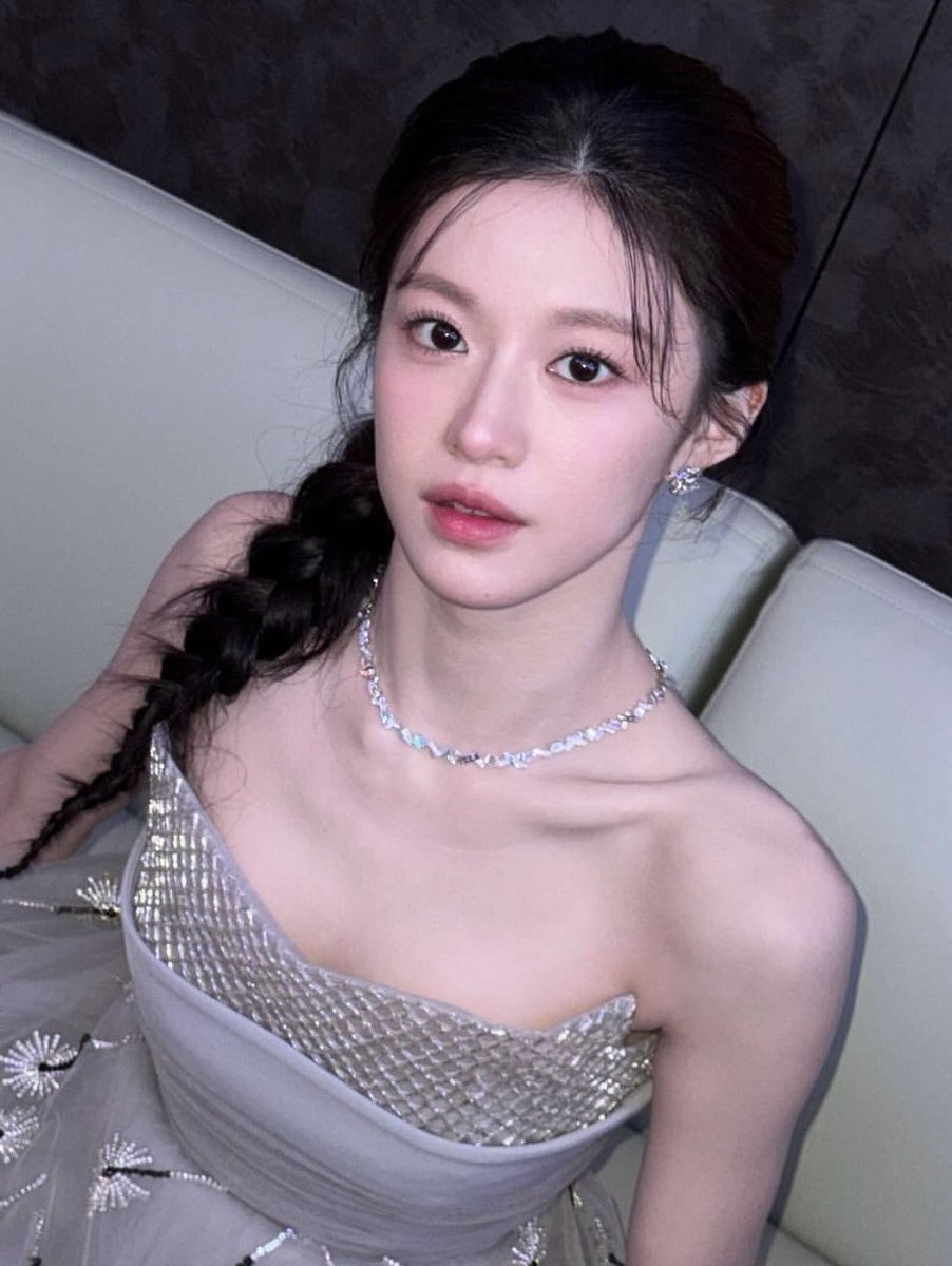 dishcoavery's tweet image. 🍀special giveaway untuk drama baru goyounjung besok!˚✮‧

50k saldo 🍊 FOR 2 WINNER, @ 25k

rules: 💭⬇️⬇️

ʚɞ follow aku, like &amp;amp; rt tweet ini
ʚɞ like &amp;amp; rt tweet dibawah ini
ʚɞ drop tag #CanThisLoveBeTranslated &amp;amp; rep the reasons why u love gyj, with ur fav goyounjung’s pict &amp;lt;3