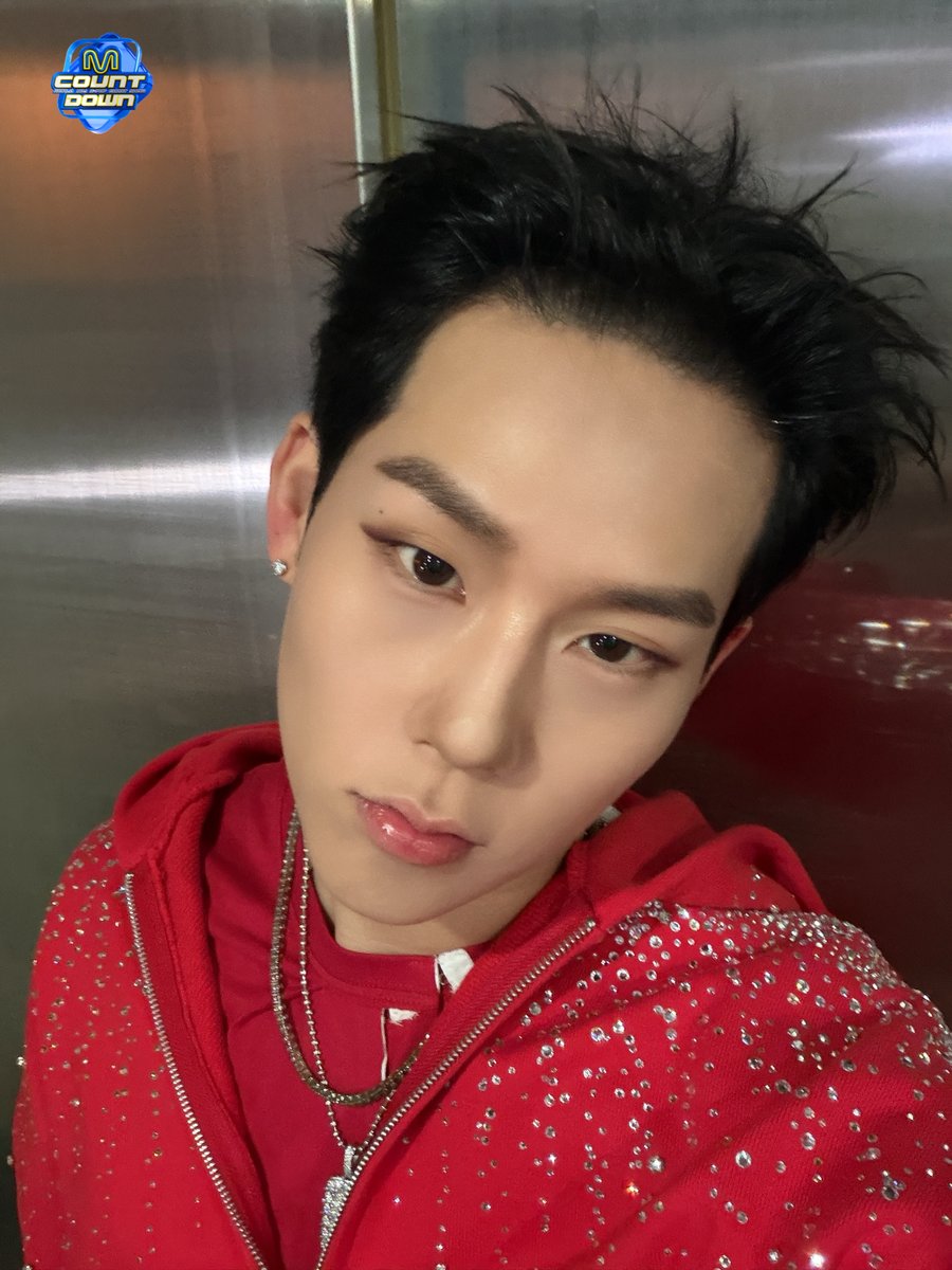 MnetMcountdown's tweet image. 주헌이를 더이상 못 보겠습니다. 주헌이가 왕자님으로 보입니다. 그리고 주헌이를 사랑하게 됐습니다 이뤄질 수 없다는 걸 알기에 주헌이를 사랑하는 마음을 담아 엠카 무대 본방사수 하려고 합니다 모두 조심하십시오 엠카처럼 주헌이를 죽을만큼 사랑하게 되면 가슴이 찢어지는 고통을 느끼게…