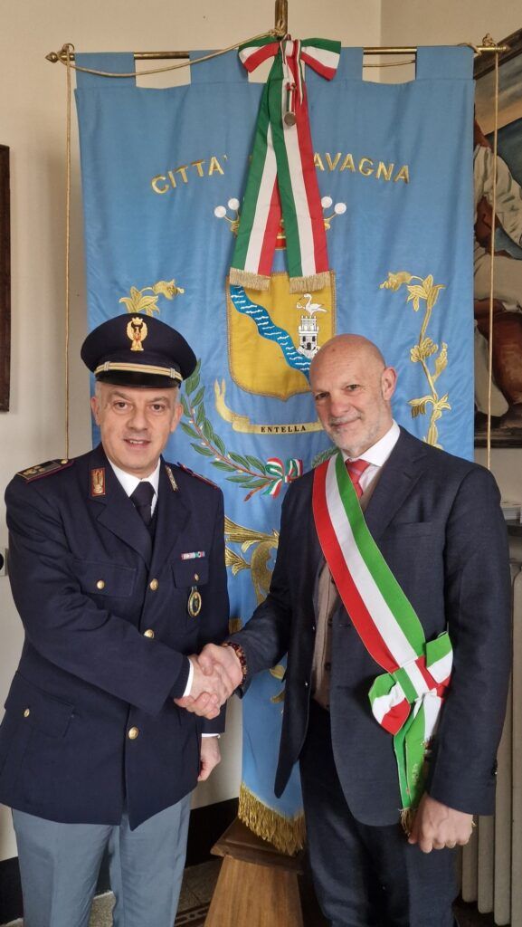 Lavagna, il sindaco di Lavagna ha ricevuto il neo comandante della Polstrada di Chiavari
buff.ly/jxzWNdA