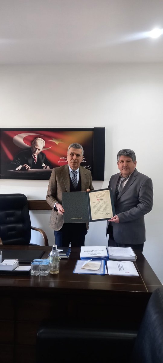 2025 yılı 52. hafta birincisi olan Sn. Fevzi Kaçmaz'ı tebrik ediyoruz!
Fedakâr ve vatandaş odaklı çalışmalarıyla öne çıkan değerli personelimize teşekkürler, başarılarının devamını dileriz. 
<a href="/itasyapan/">İbrahim Taşyapan</a> 
<a href="/kubrayigitbasi/">Doç. Dr. Kübra Güran Yiğitbaşı</a> 
<a href="/yalcinsezgin07/">Yalçın Sezgin</a>
<a href="/E_tanyeri/">Erkan TANYERİ</a> 
<a href="/mustafaoflu63/">Mustafa OFLU</a> 
#Afyonkarahisar