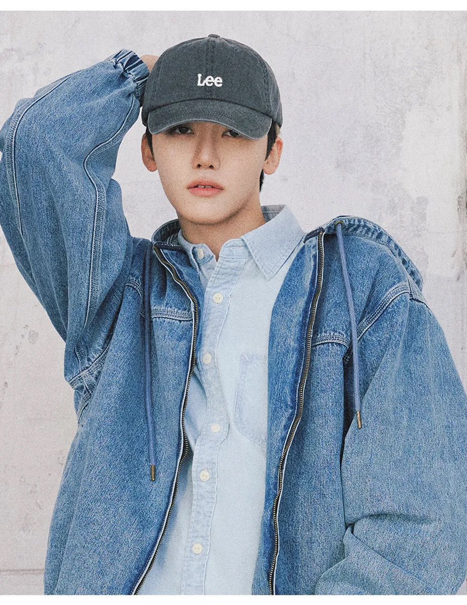 najaemwenny's tweet image. เสื้อยีนส์เหมือนกันแต่แยกเมะเคะง่ายมาก