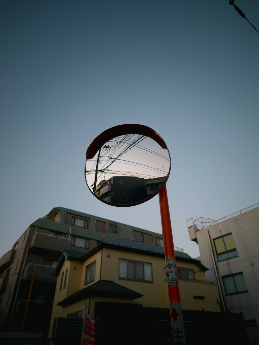 STATZCAM's tweet photo. STATZCAM eliminates excessive AI processing to capture light as it truly is. Just pure, statistical light.

#STATZCAM #AntiAI #Photography #ShotOnAndroid https://t.co/gUKjUVWojP
