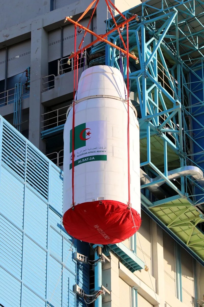 DWatsonfdz's tweet image. 🇩🇿🇨🇳 Le satellite algérien AlSat-3A lancé par une fusée Long March-2C depuis la Chine. Il fournira des images pour l’aménagement, l’agriculture, surveillance du territoire et sécurité nationale en analysant des changements géographiques, infrastructures et mouvements logistiques.