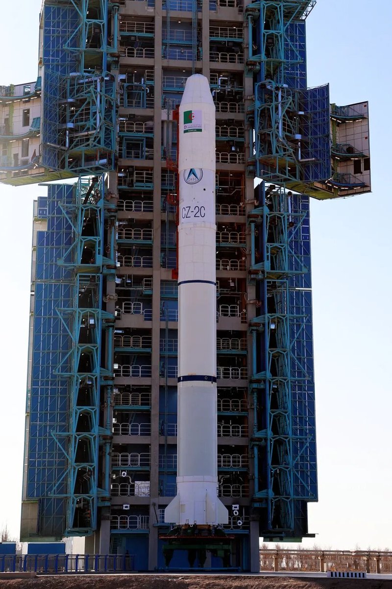 DWatsonfdz's tweet image. 🇩🇿🇨🇳 Le satellite algérien AlSat-3A lancé par une fusée Long March-2C depuis la Chine. Il fournira des images pour l’aménagement, l’agriculture, surveillance du territoire et sécurité nationale en analysant des changements géographiques, infrastructures et mouvements logistiques.