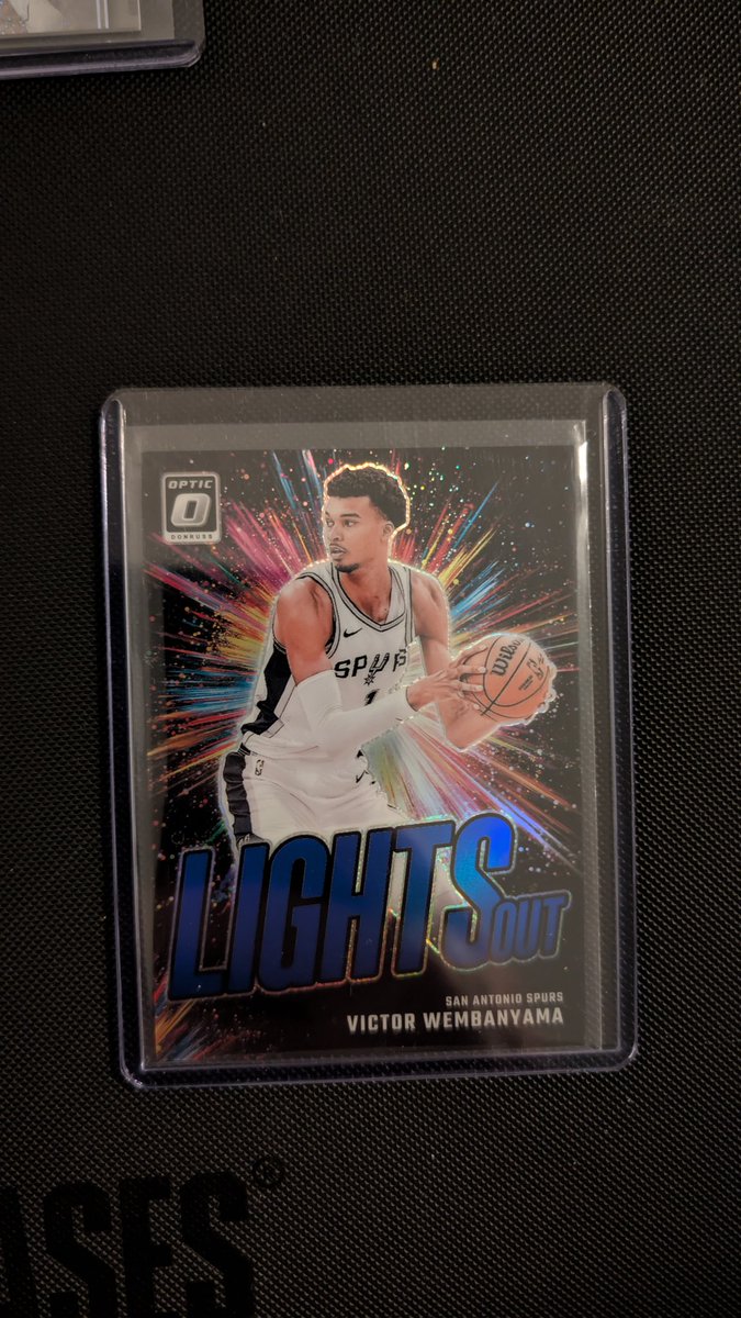 Elee_Cardz tweet media