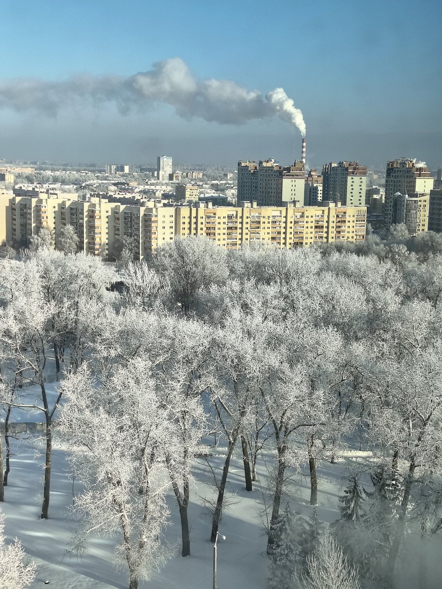 Nyarekanderu's tweet image. Красивый вид у меня из гостиницы. Надо придумать, куда пойти сегодня.