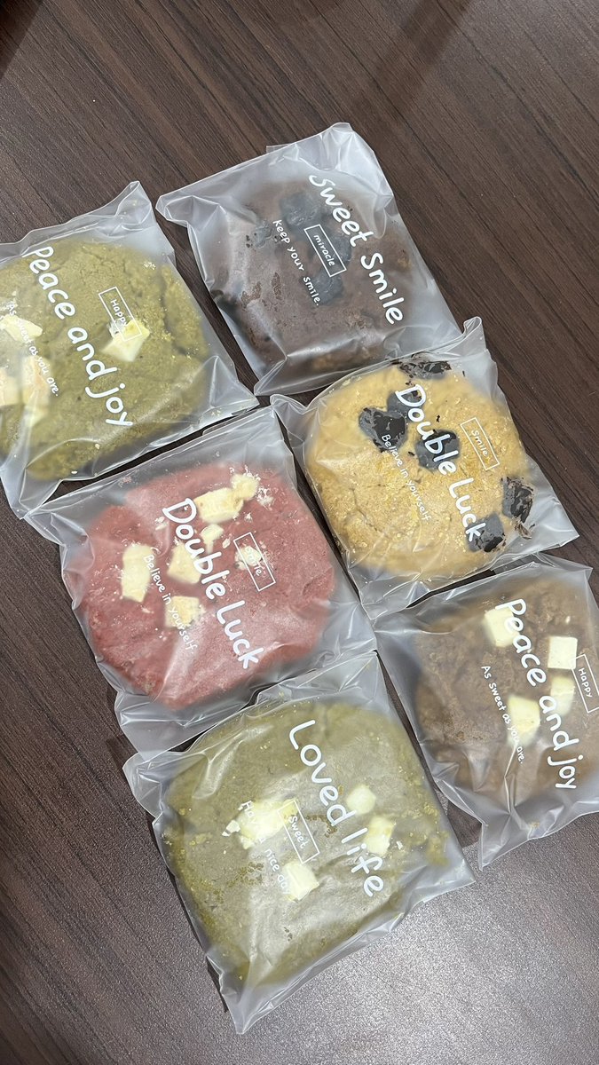 amor /•᷅•᷄\੭ tweet media