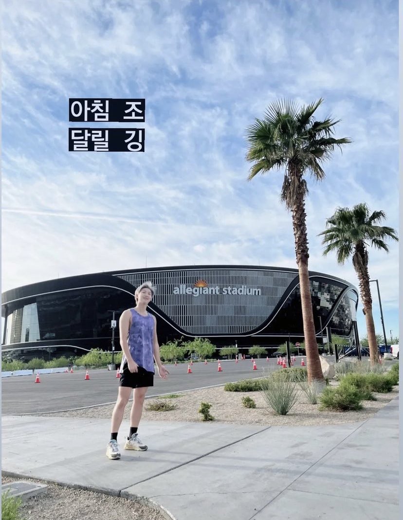 cyclingwithjoon's tweet image. everytime theres a mention of Allegiant Stadium i cant help but think of this specific namjoon picture