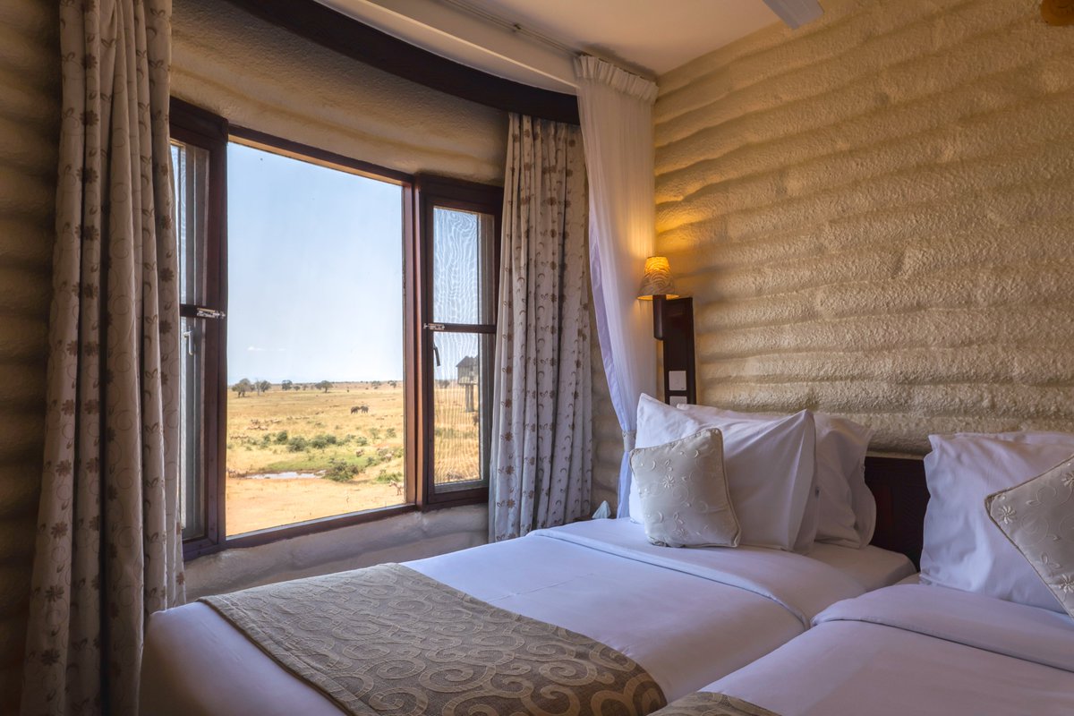 Check out our Twin Bed Lodge Room 🌿✨
Perfect for friends or travel companions—comfort, style, and nature all in one stay. 🛏️🐘